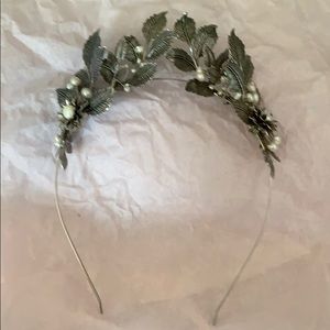 Wedding Tiara NWOT.